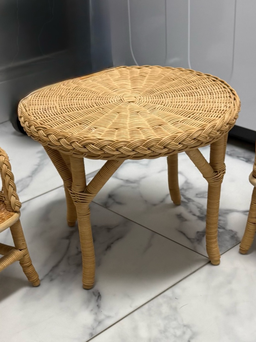 American Girl Samantha’s picnic table and chairs